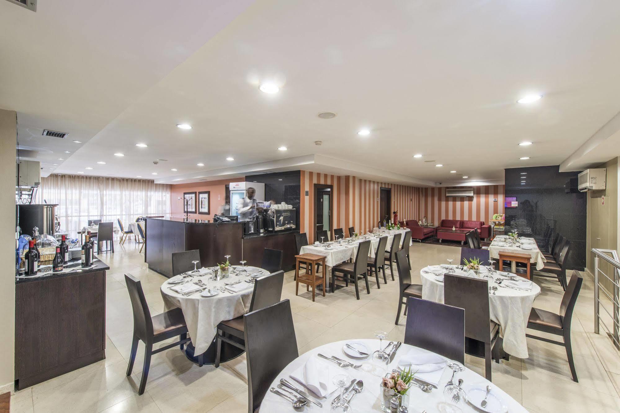 Rk Suite Hotel Luanda Dış mekan fotoğraf