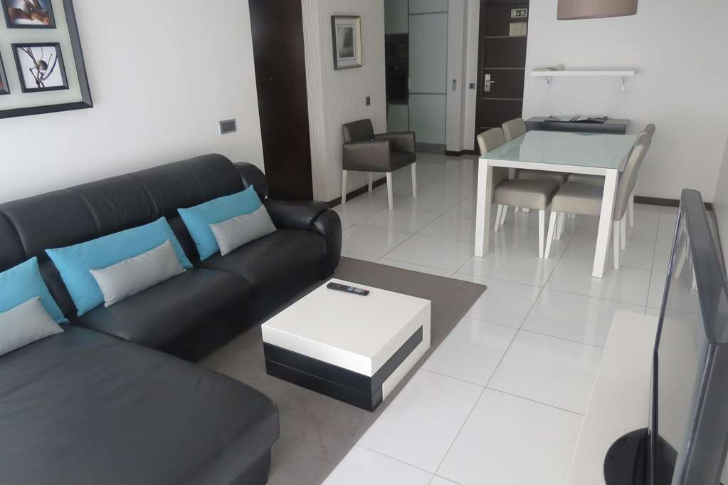 Rk Suite Hotel Luanda Oda fotoğraf